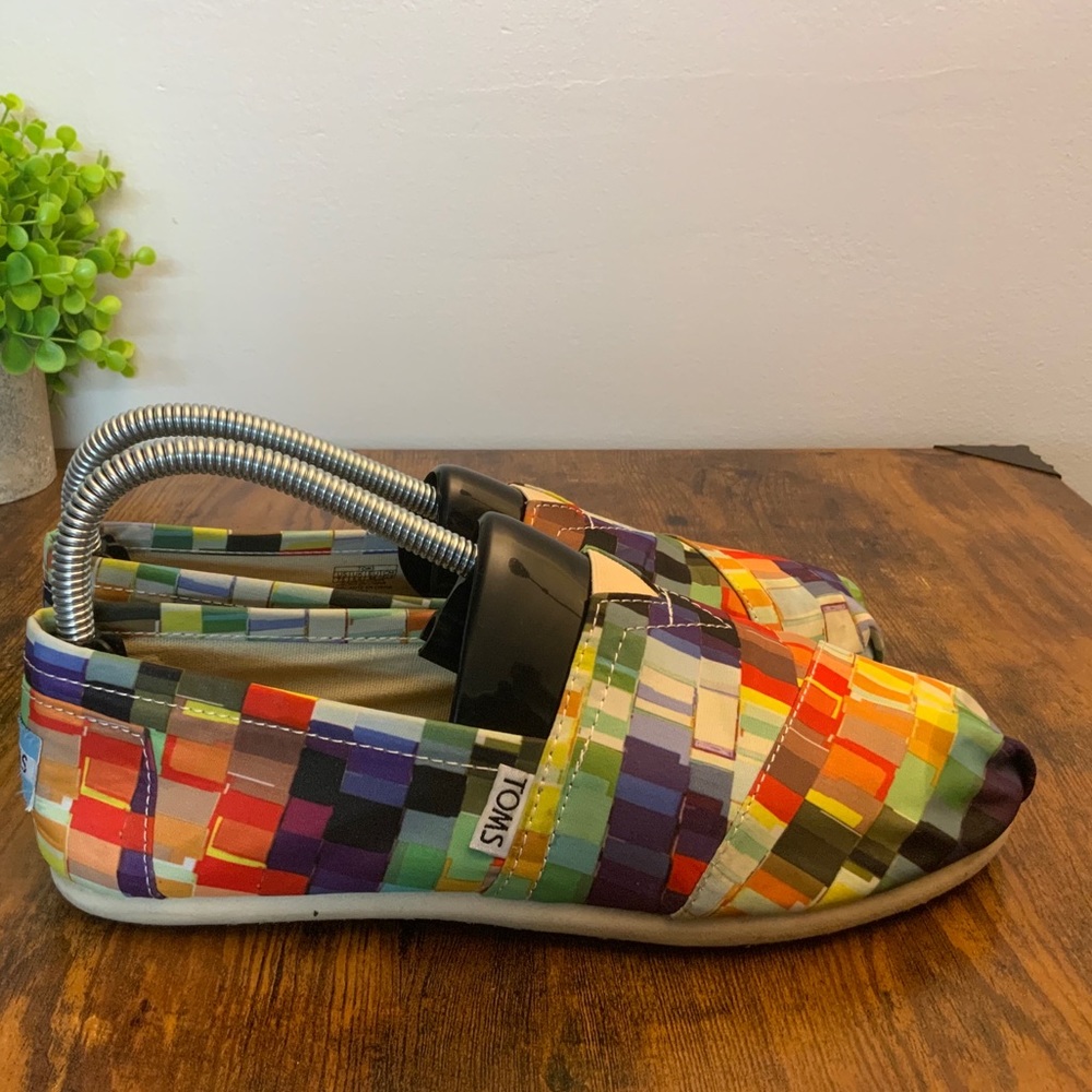 TOMS Size 7.5 Women’s